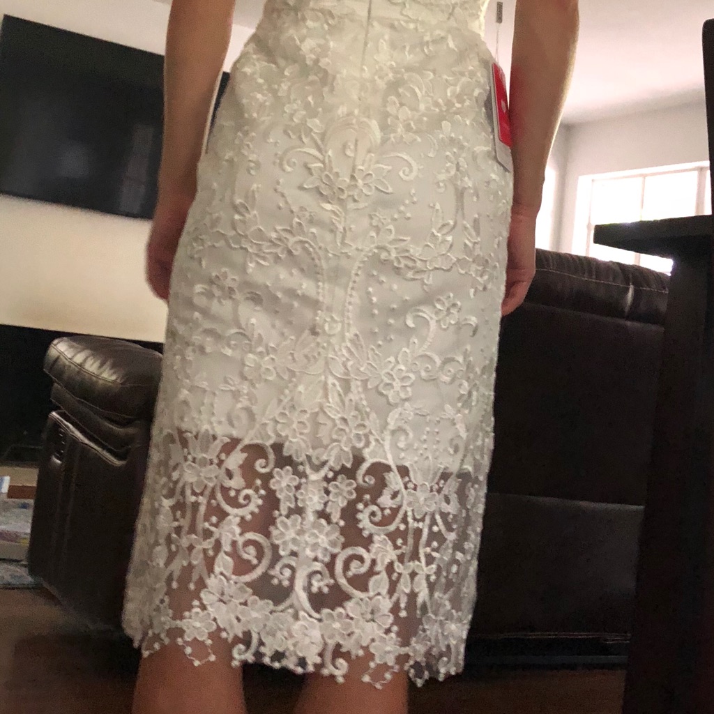 Jj’s House Knee-Length Lace Wedding Dress